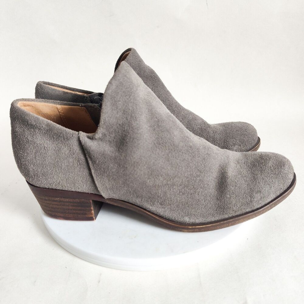 Lucky Brand Brett Gray Suede Ankle Boots Size 6 Zip Low Top Boho Preppy Braided